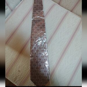 Bordeaux men's tie